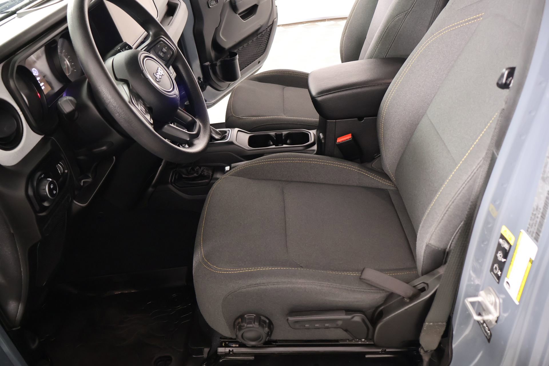 Used 2024 Jeep Gladiator Sport image 10