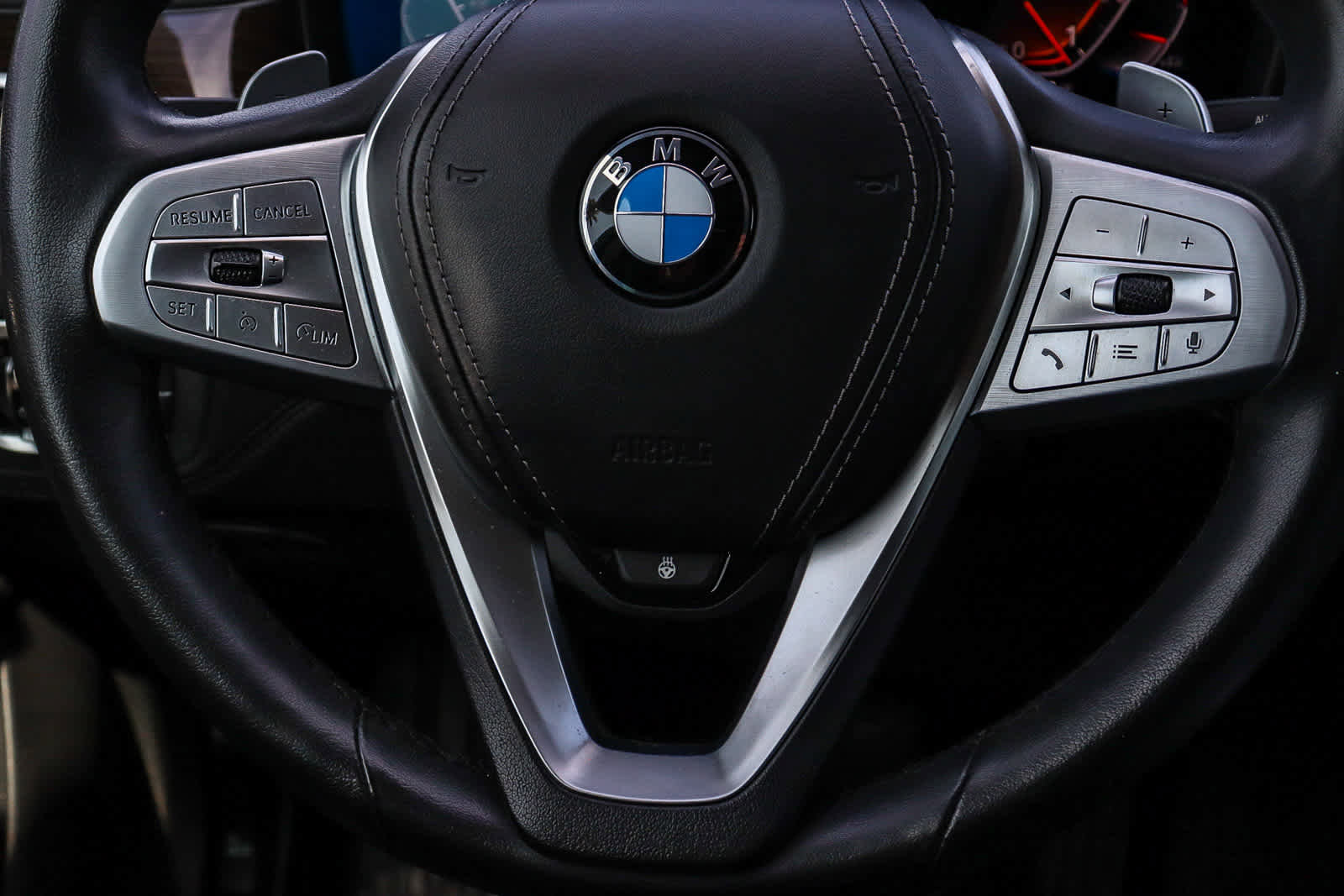 Used 2021 BMW 740i image 19