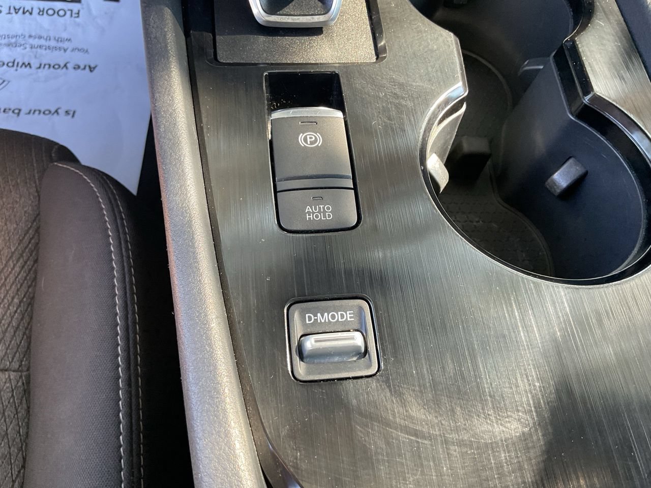 Used 2025 Nissan Rogue SV FWD image 23