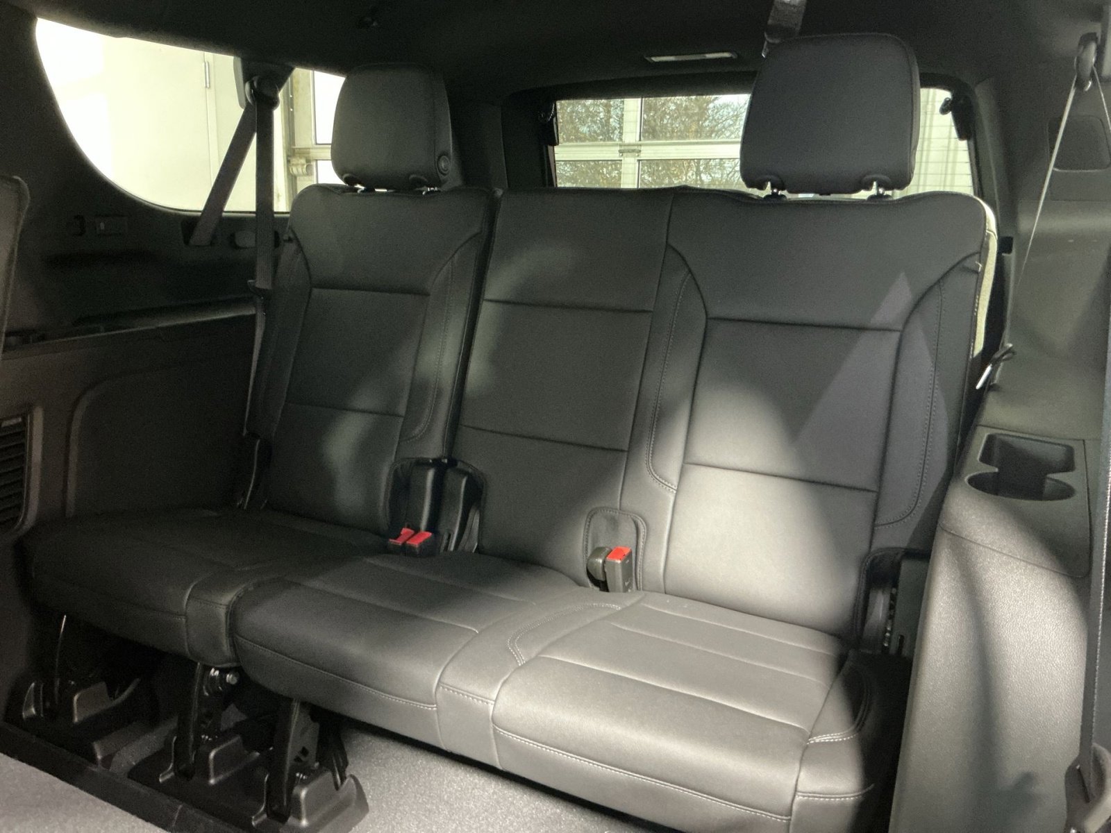 New 2026 Chevrolet Suburban Z71 image 33