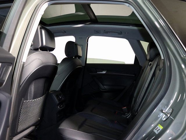 Used 2025 Audi Q5 e Premium Plus w/ Premium Plus Package image 14