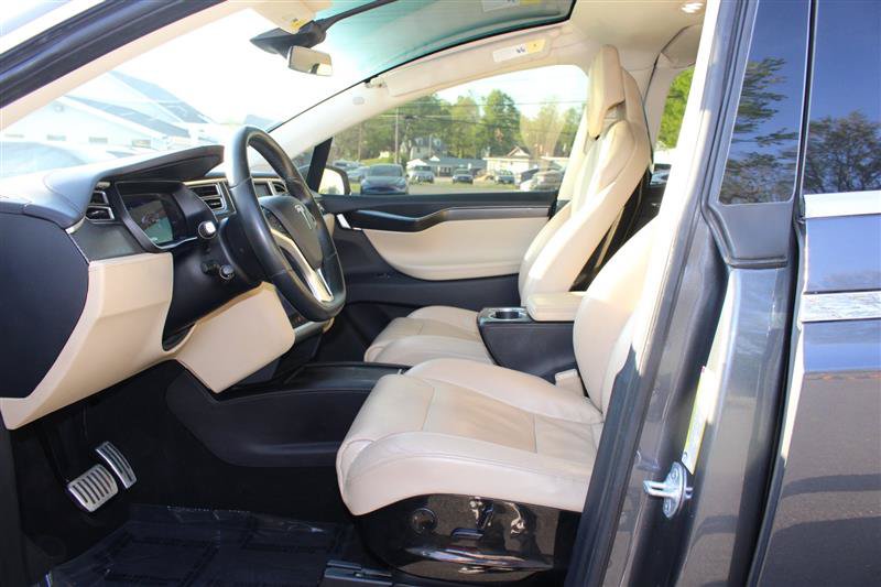 Used 2016 Tesla Model X 75D AWD/4WD image 11