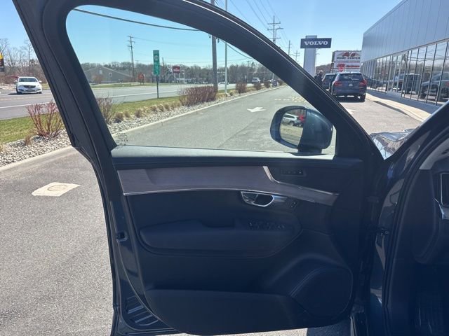 Certified 2025 Volvo XC90 B6 Plus image 17