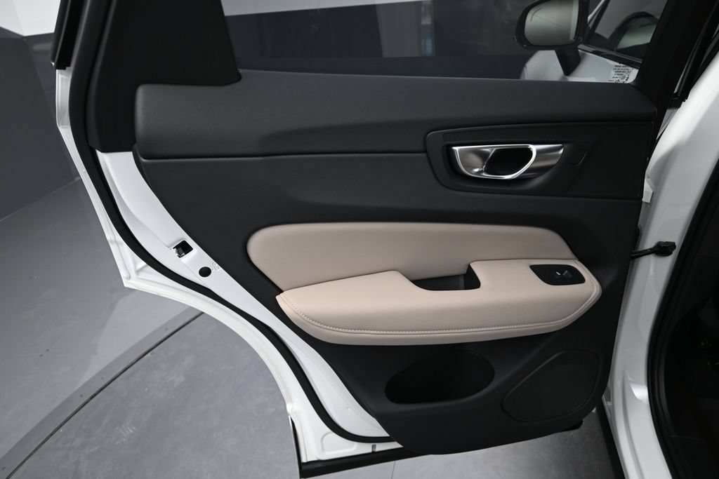 New 2026 Volvo XC60 B5 Plus w/ Protection Package Premier AWD/4WD image 12