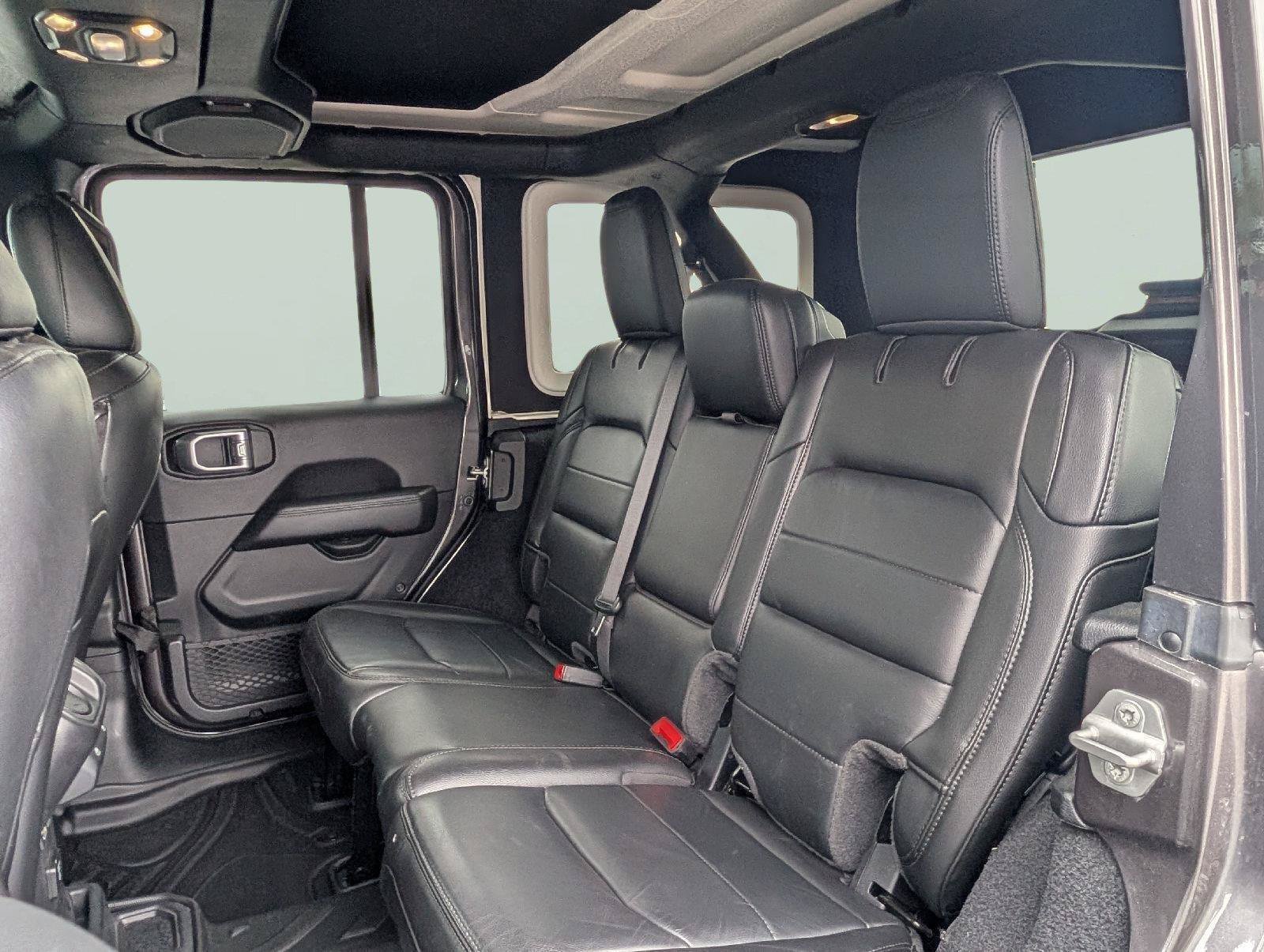 Used 2021 Jeep Wrangler Unlimited Sahara AWD/4WD image 18