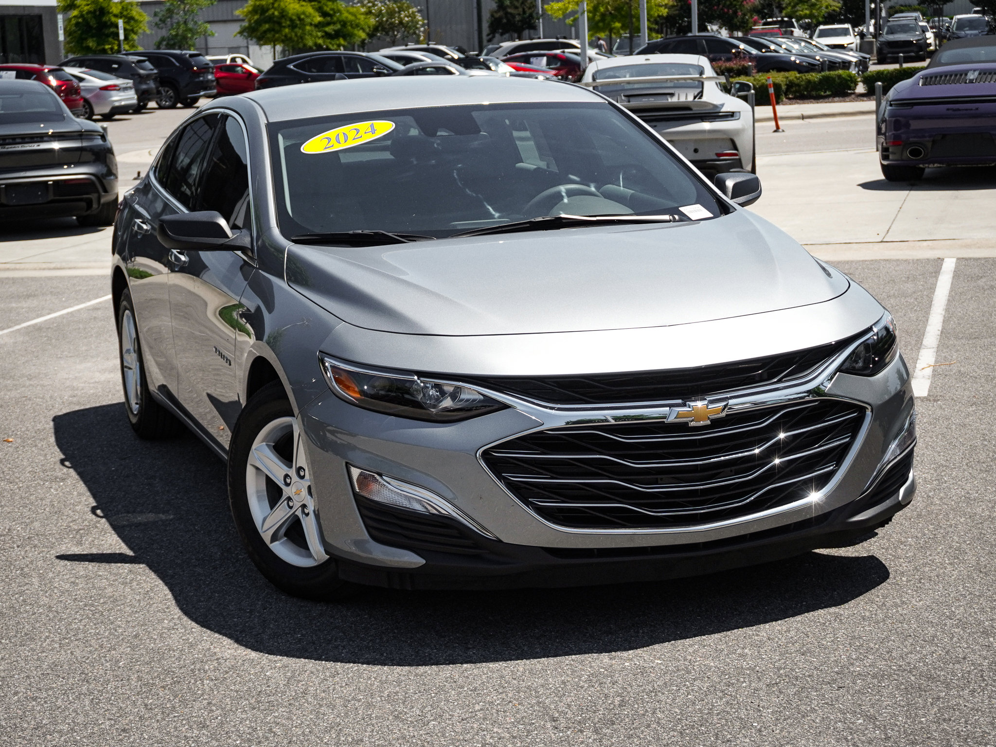 Used 2024 Chevrolet Malibu LS FWD image 2