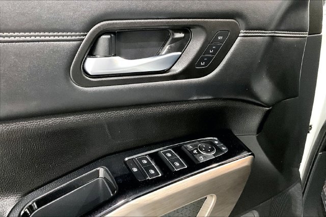 Used 2023 Nissan Pathfinder Platinum AWD/4WD image 43