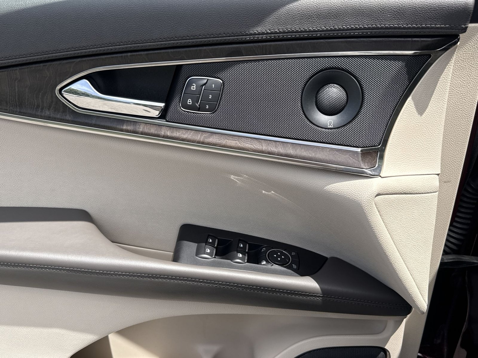 Used 2019 Lincoln Nautilus Reserve AWD/4WD image 15
