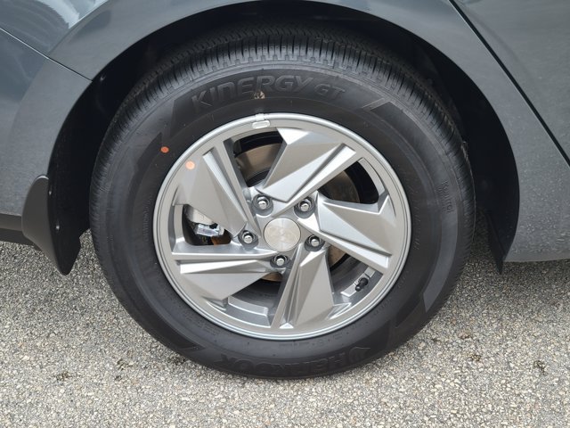 New 2026 Hyundai Elantra SE FWD image 5