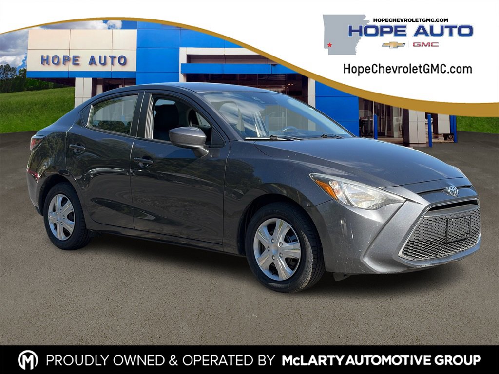 Used 2019 Toyota Yaris L image 1
