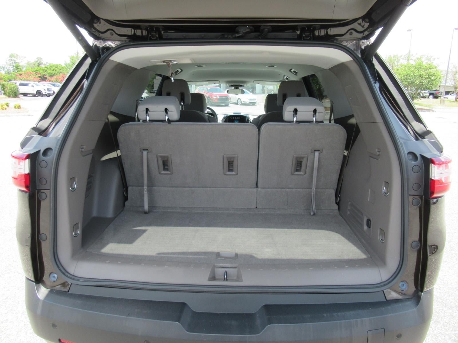 Used 2018 Chevrolet Traverse LT FWD image 38