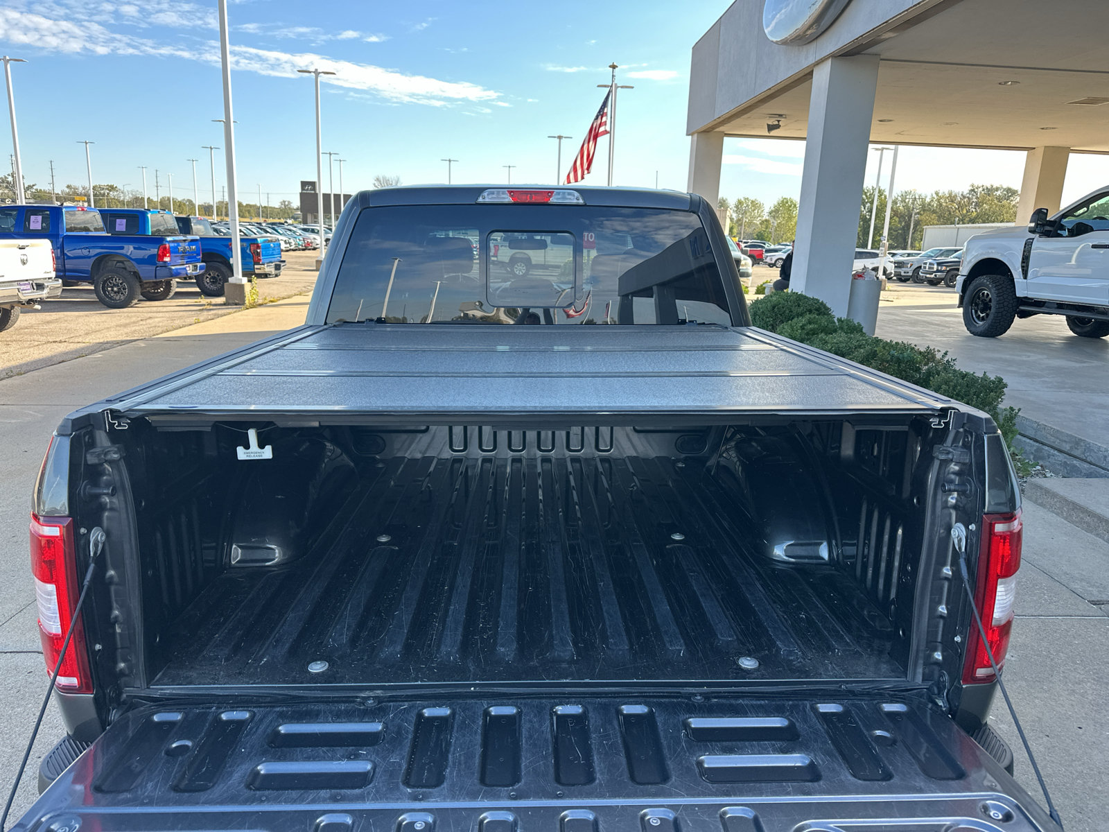 Used 2018 Ford F150 Lariat w/ Max Trailer Tow Package AWD/4WD image 15