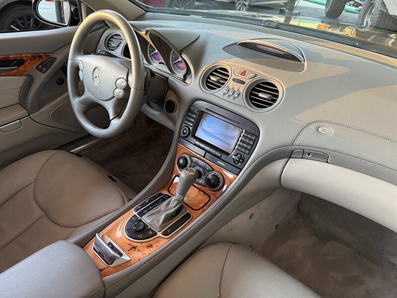 Used 2007 Mercedes-Benz SL 550 image 29