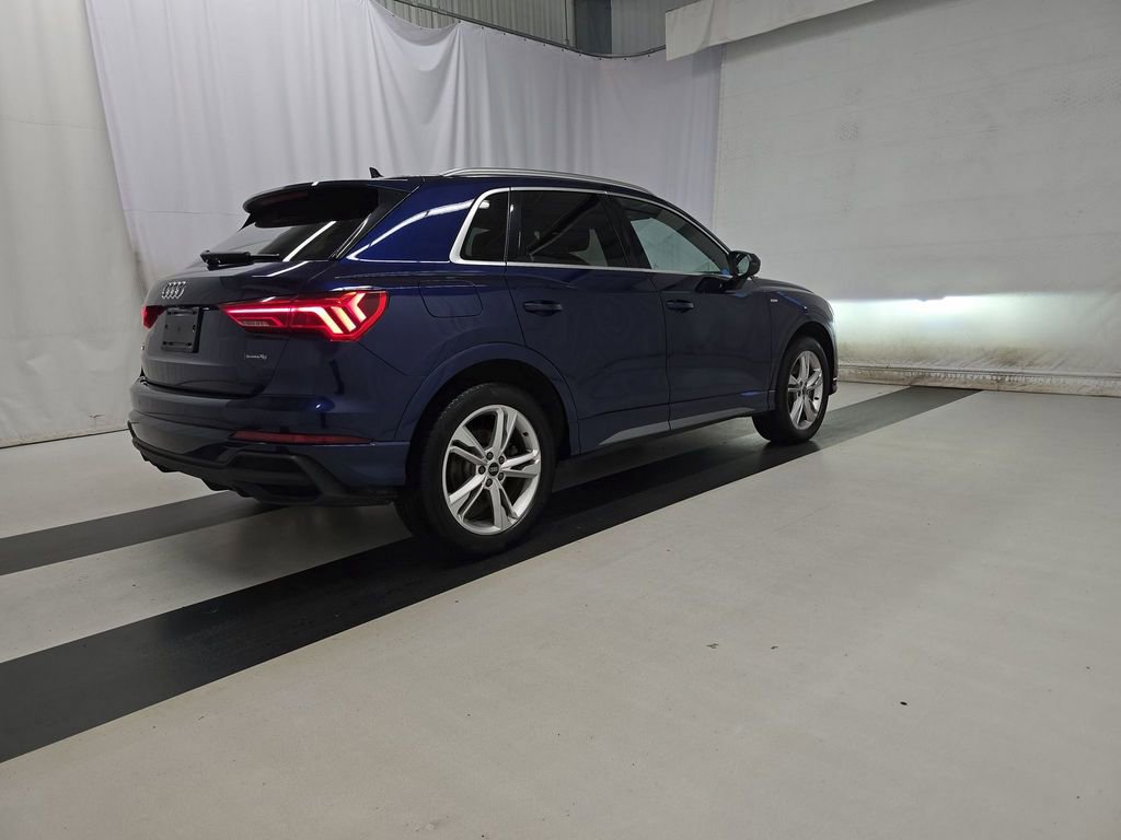 Used 2023 Audi Q3 2.0T Premium Plus w/ Premium Plus Package image 4