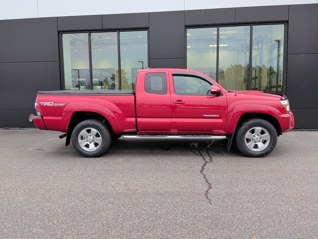 Used 2015 Toyota Tacoma 4x4 Access Cab V6 w/ TRD Sport Package image 5