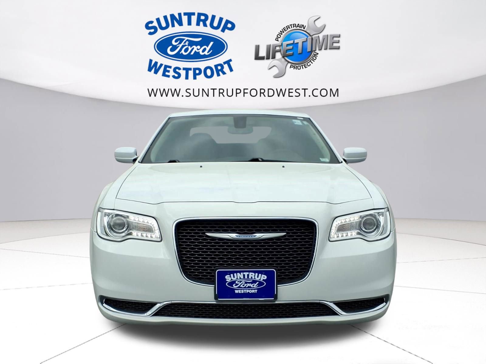 Used 2023 Chrysler 300 Touring RWD image 26