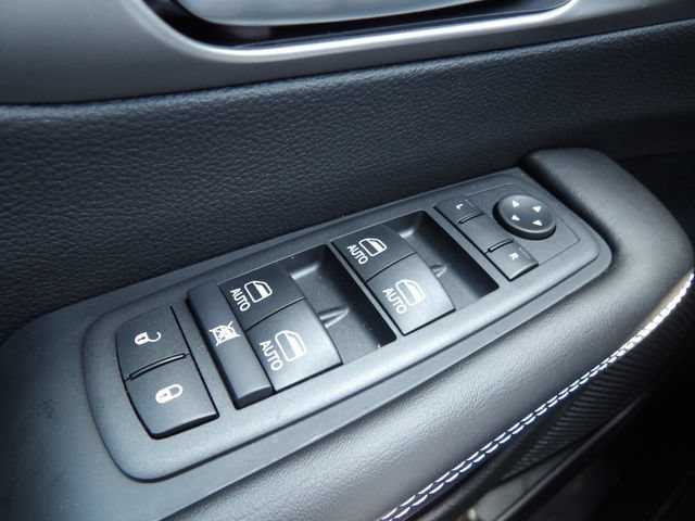 New 2027 Chrysler Pacifica Select FWD image 23