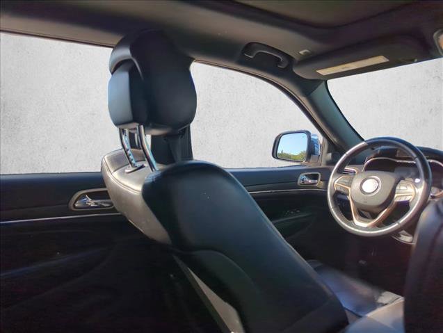 Used 2017 Jeep Grand Cherokee Limited w/ Luxury Group II image 20