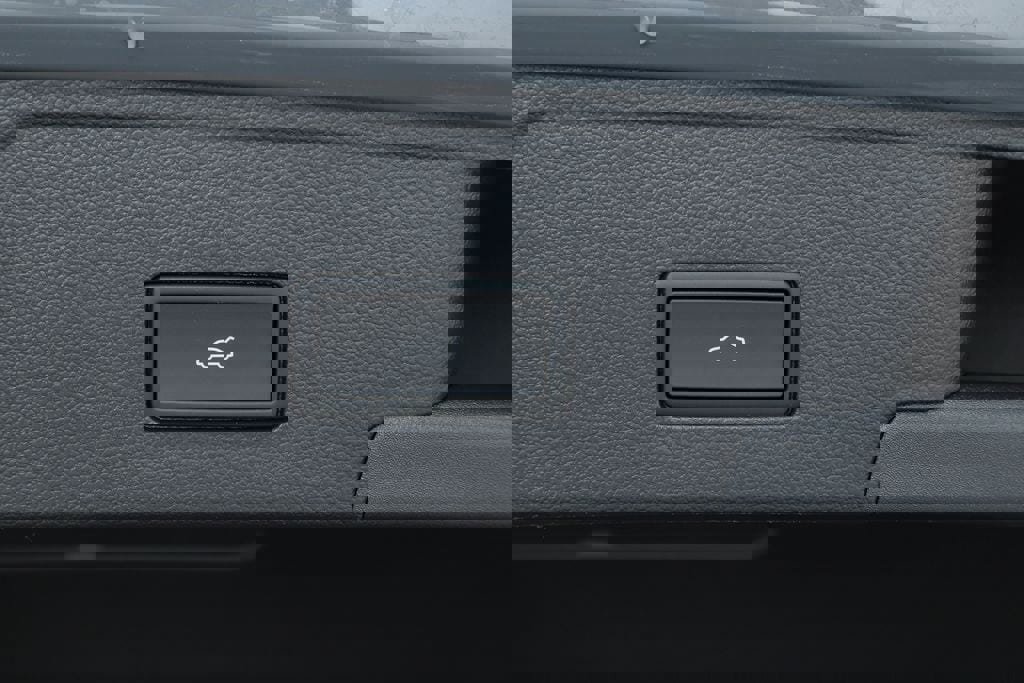 New 2026 Volkswagen Atlas Cross Sport SEL R-Line image 69