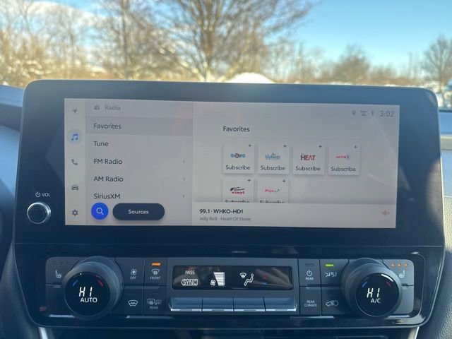 Used 2025 Toyota Grand Highlander AWD image 21