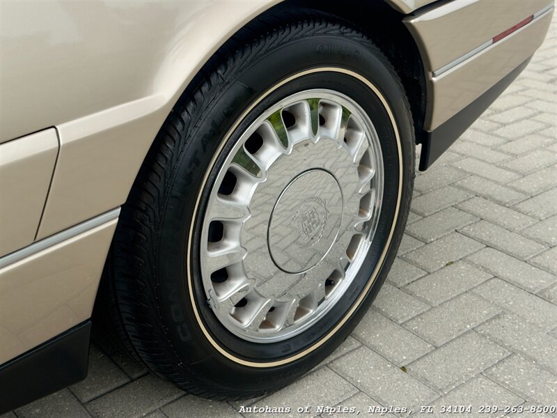 Used 1993 Cadillac Allante FWD image 12