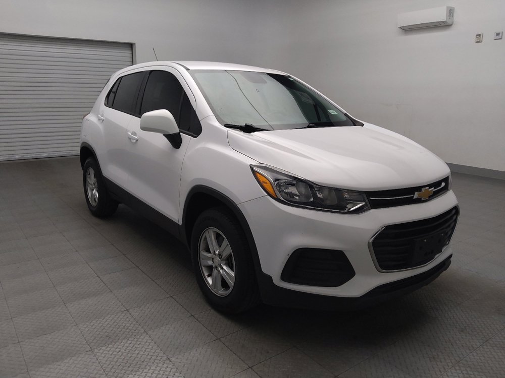 Used 2020 Chevrolet Trax LS w/ Tint and Cruise Package AWD/4WD image 13