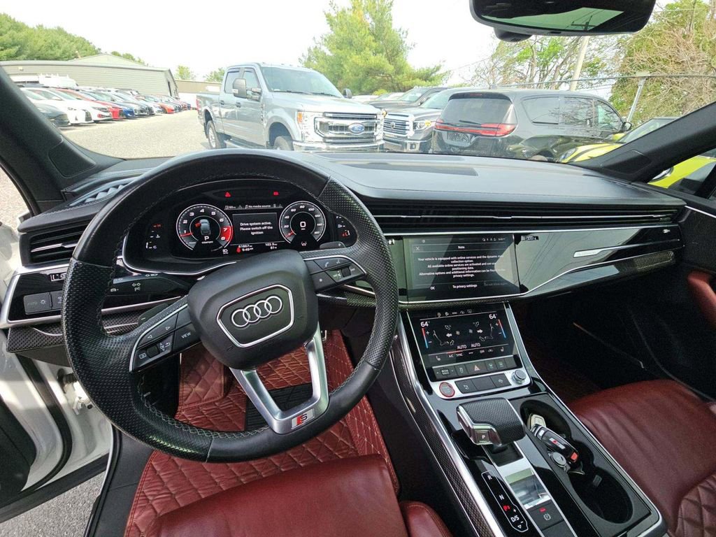 Used 2021 Audi SQ7 Premium Plus w/ Driver Assistance Package AWD/4WD image 4