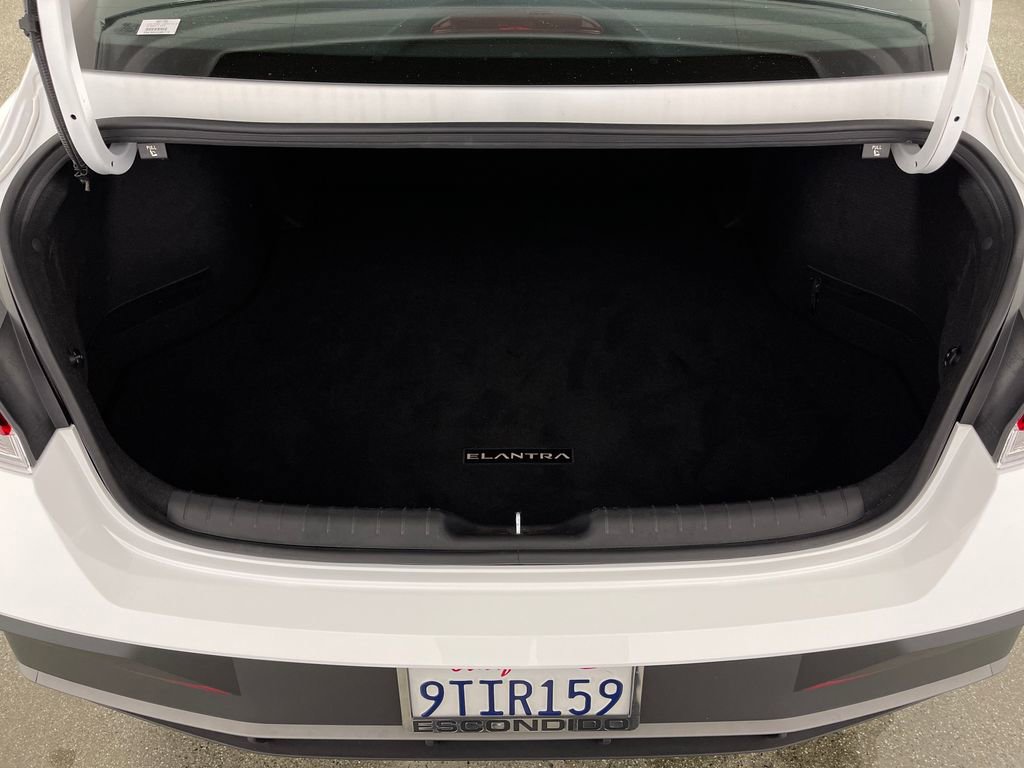 Certified 2025 Hyundai Elantra Sport image 10