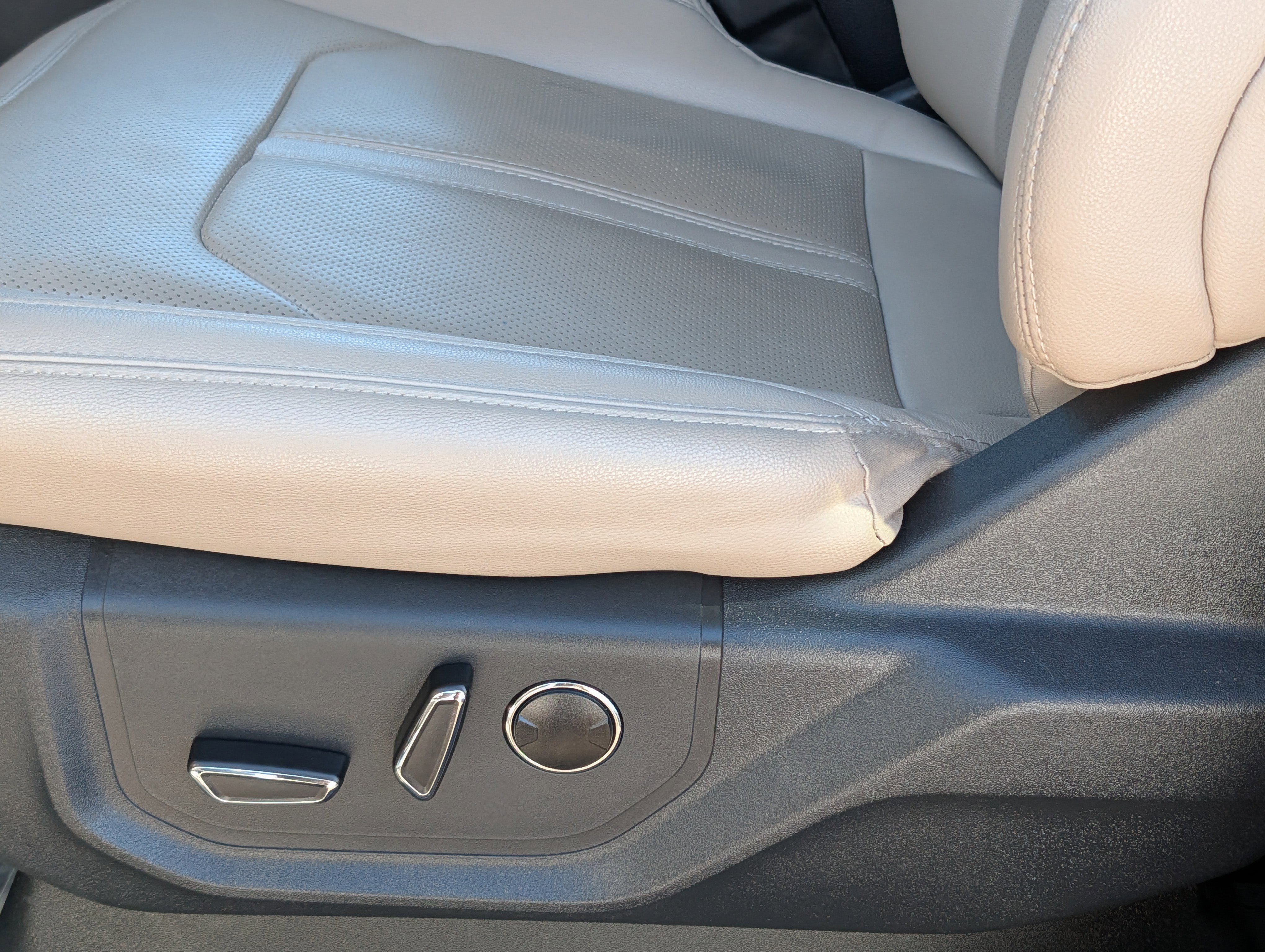 Used 2024 Ford Expedition Max Limited image 11