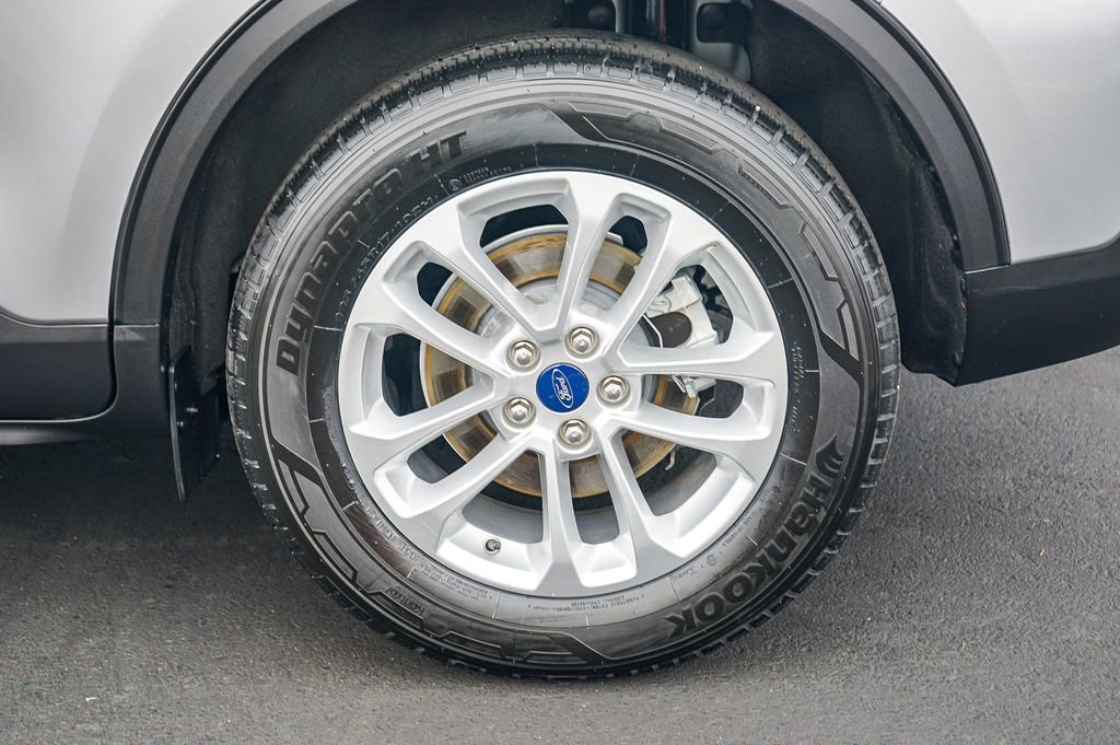 Used 2020 Ford Escape SE image 12