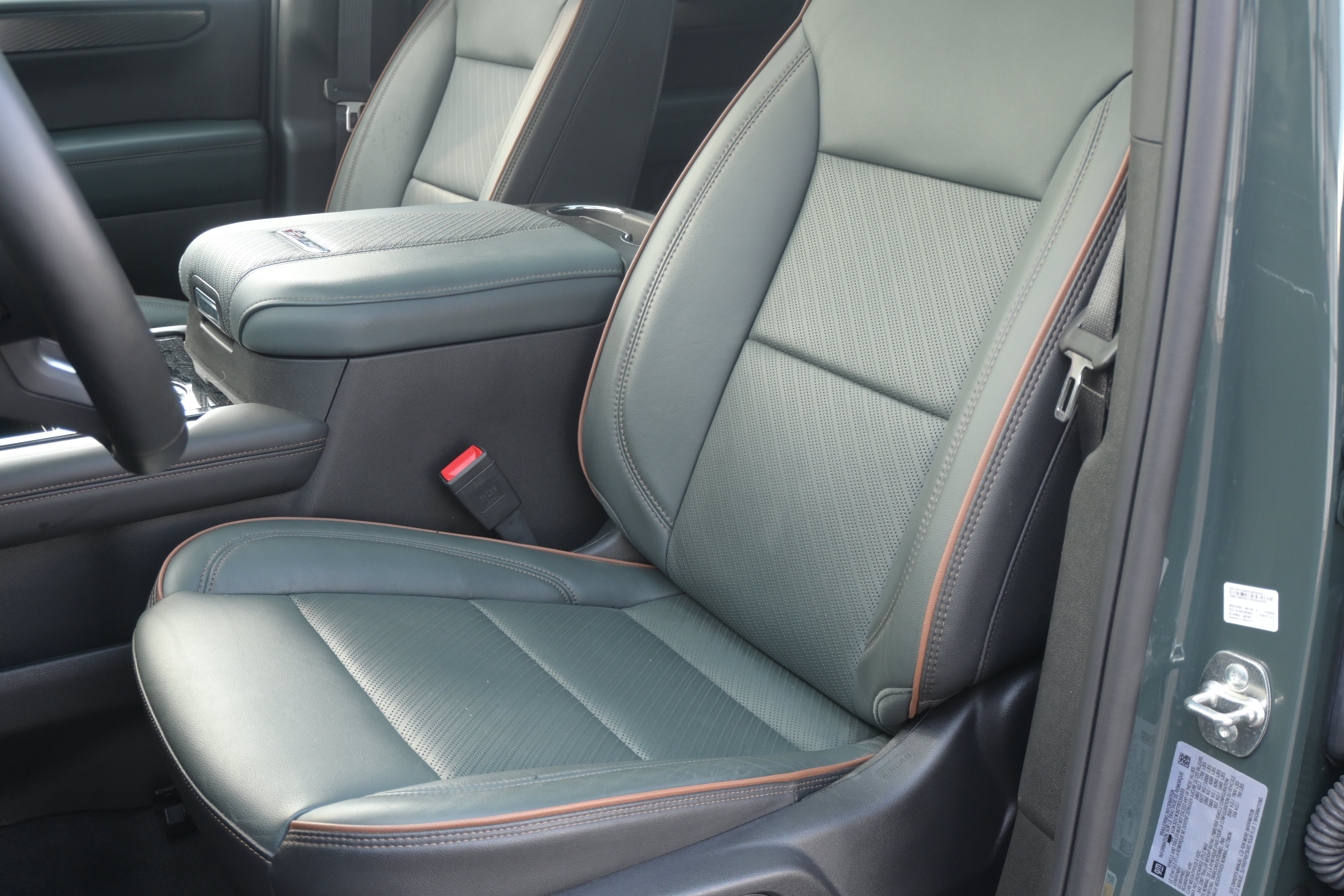 Used 2026 GMC Yukon AT4 AWD/4WD image 16