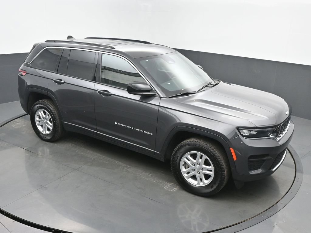 Used 2024 Jeep Grand Cherokee Laredo image 44