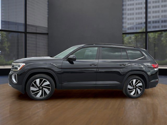 Used 2024 Volkswagen Atlas SE w/ Panoramic Sunroof Package FWD image 13