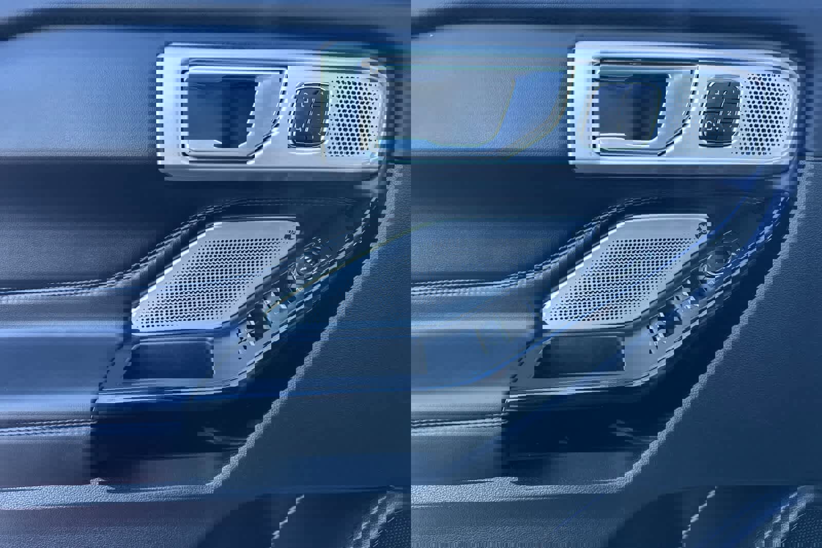 Certified 2023 Ford Explorer Platinum w/ Technology Package image 12