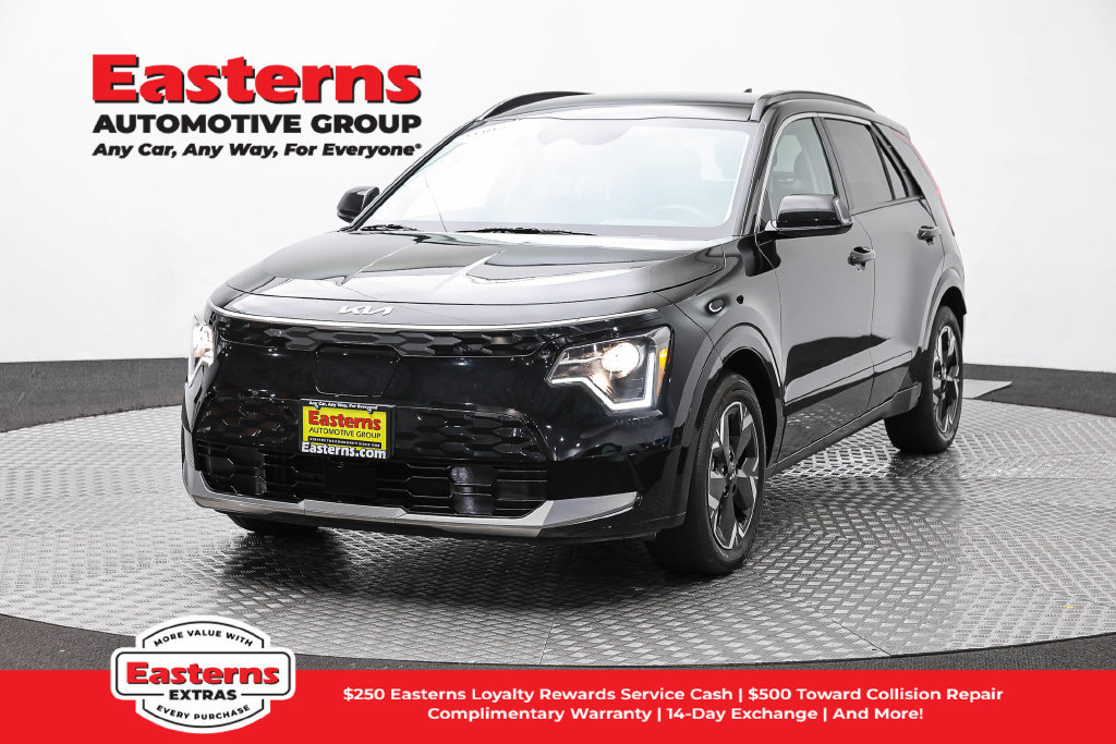 Used 2023 Kia Niro Wind w/ Wind Preserve Package FWD image 1