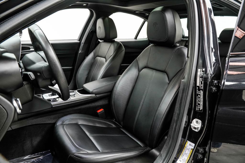 Used 2023 Alfa Romeo Giulia Ti image 15