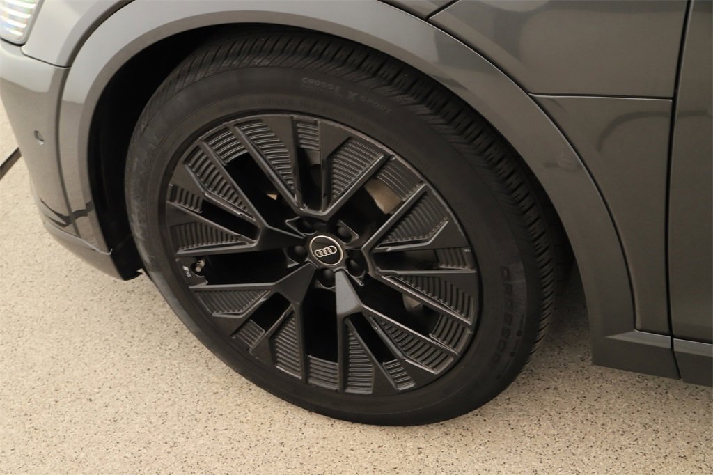 Certified 2024 Audi Q8 e-tron Prestige image 31