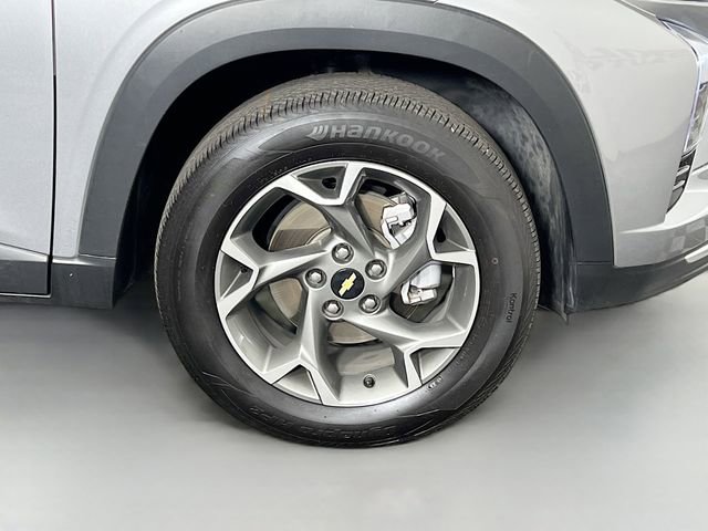Used 2025 Chevrolet Trax LT image 34