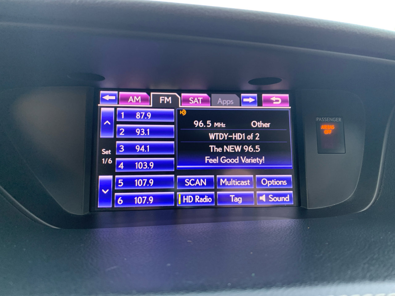 Used 2014 Lexus ES 300h w/ Luxury Package w/Bamboo Trim image 11