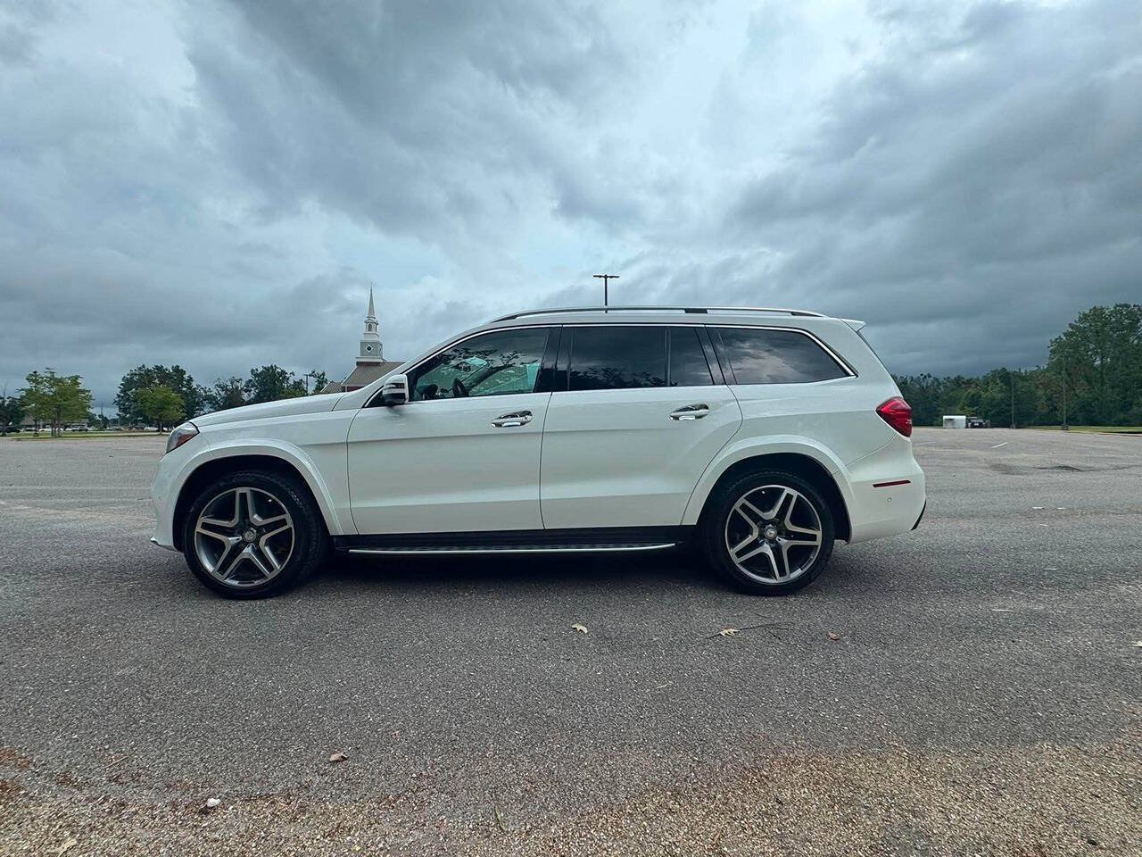 Used 2017 Mercedes-Benz GLS 550 4MATIC image 4