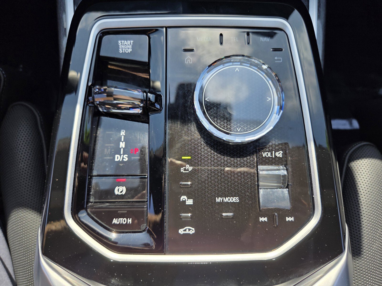 New 2026 BMW 750e xDrive w/ Executive Package image 24
