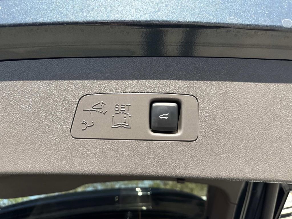 Certified 2020 Lincoln Corsair Reserve image 12