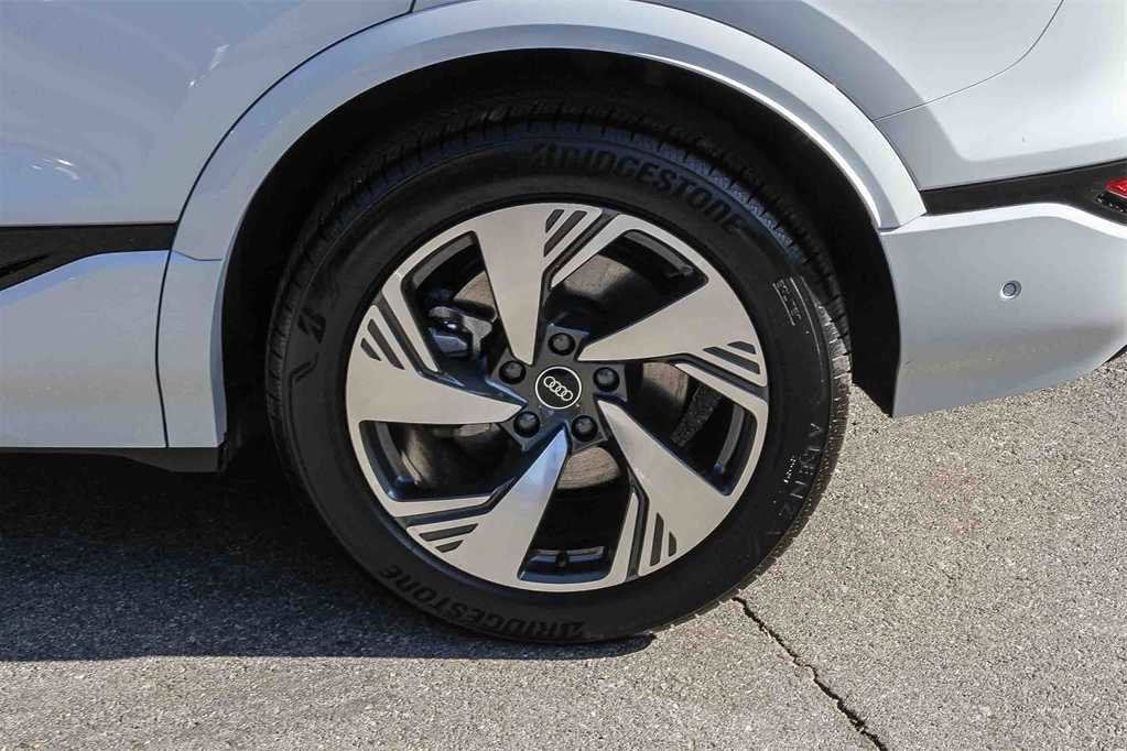Used 2025 Audi Q6 e-tron Premium Plus w/ Premium Plus image 10