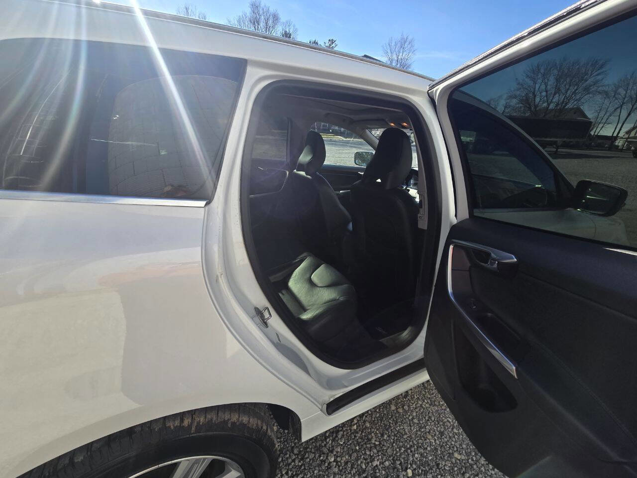 Used 2016 Volvo XC60 T6 Platinum image 11