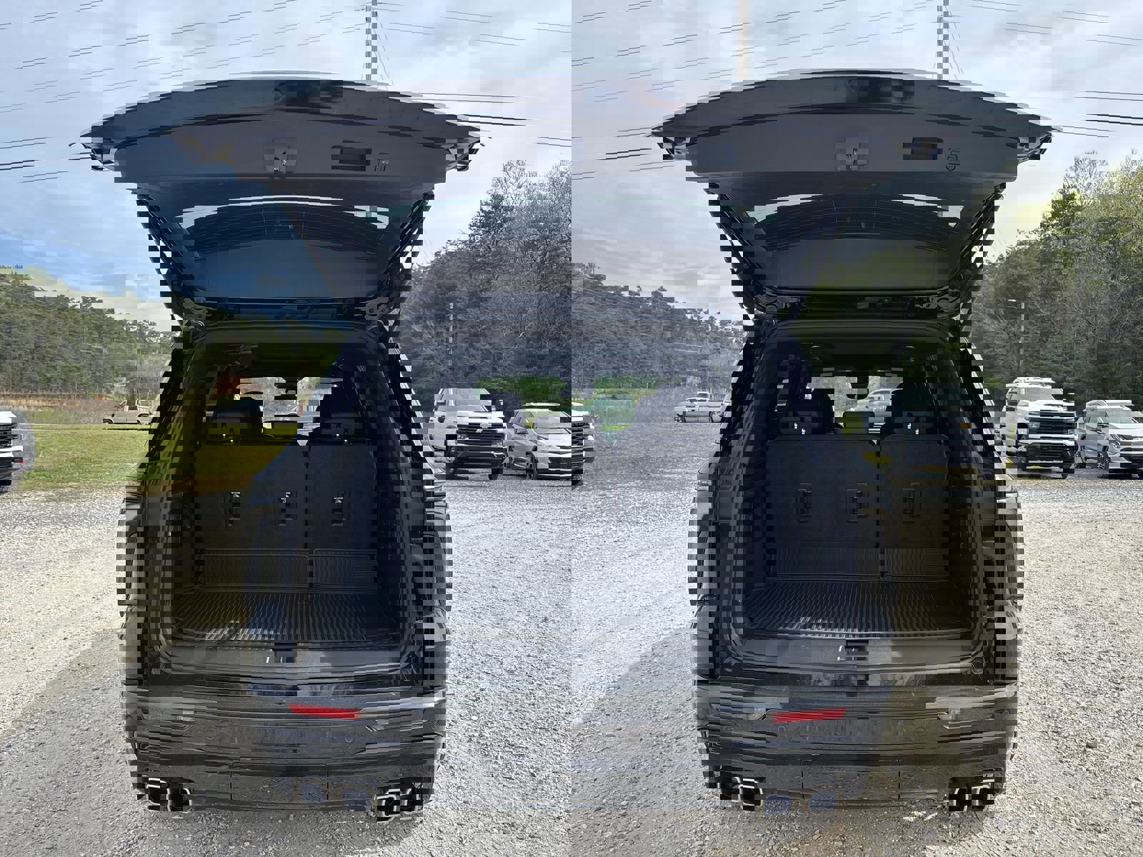 Used 2024 Chevrolet Traverse RS image 27