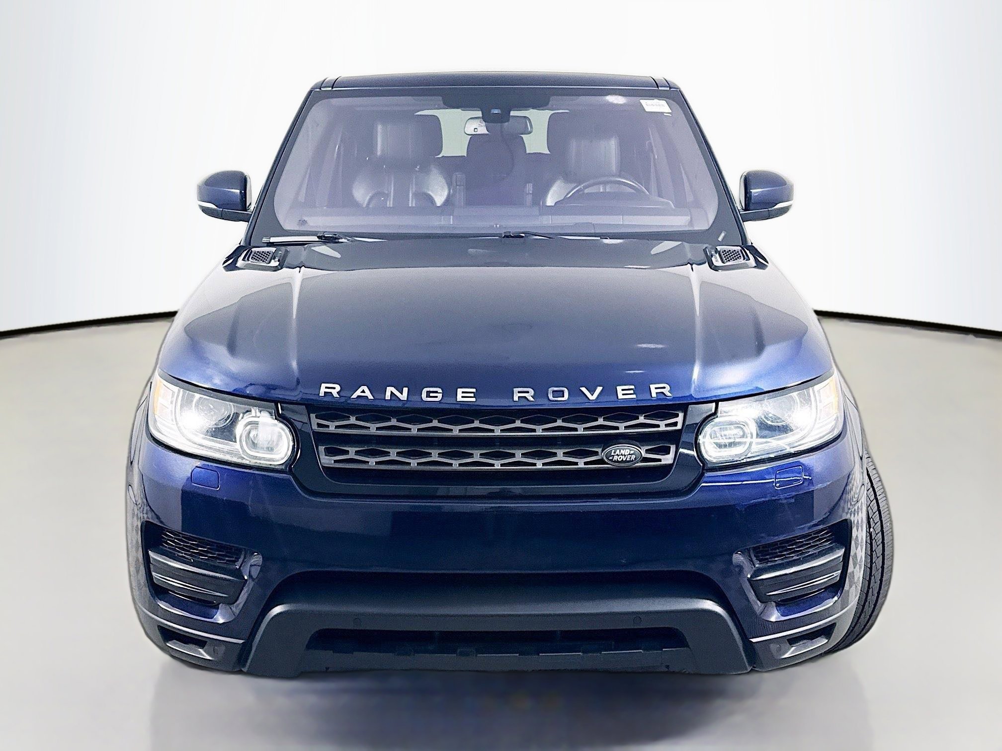 Used 2016 Land Rover Range Rover Sport SE image 2