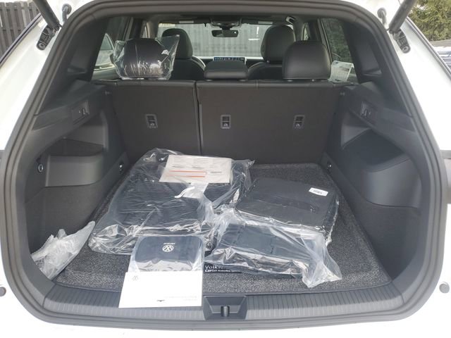 New 2026 Volkswagen Tiguan SE R-Line AWD/4WD image 9
