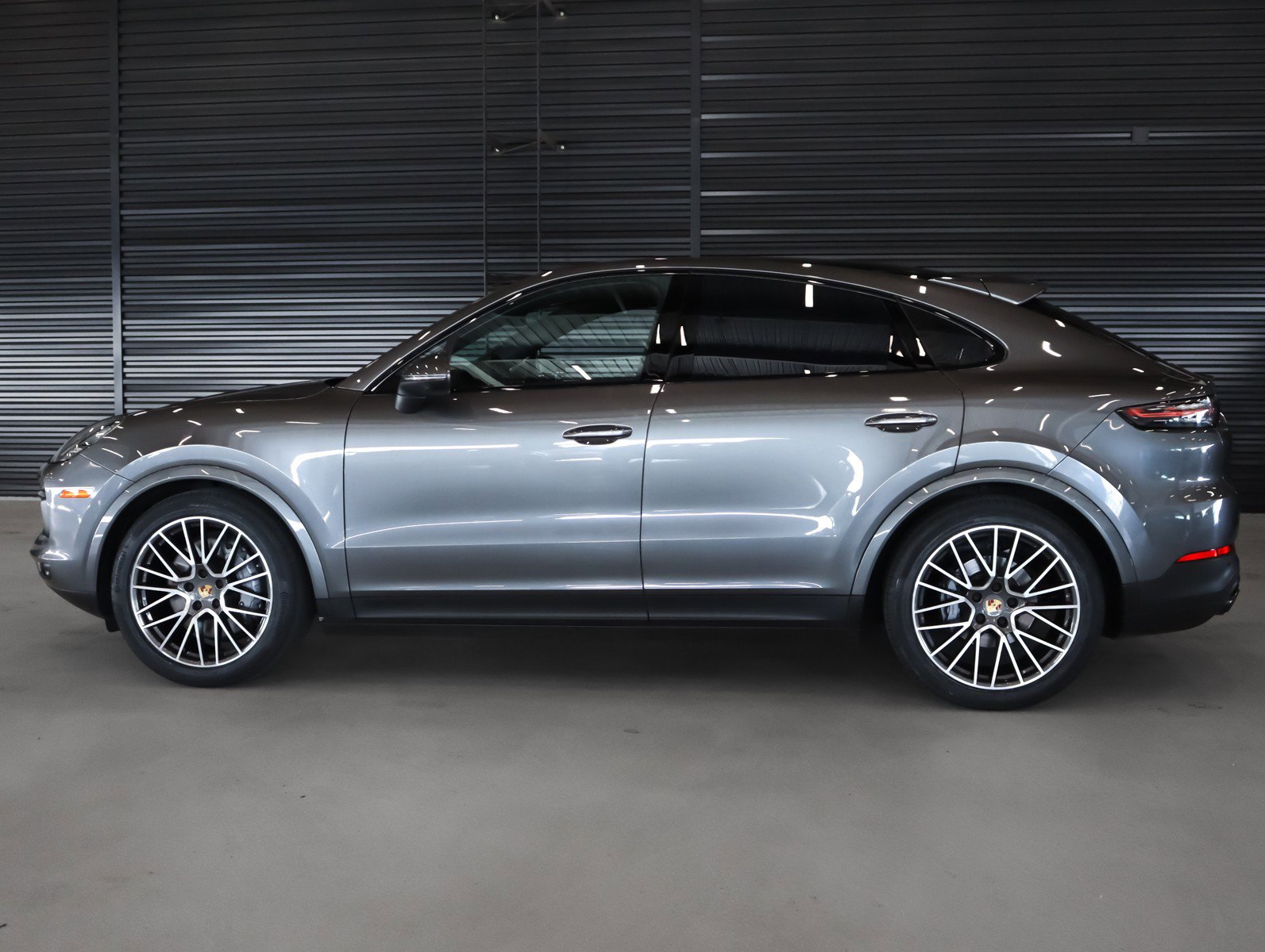 Certified 2023 Porsche Cayenne S image 2