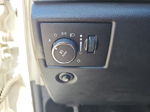 Used 2013 Jeep Grand Cherokee Overland w/ Trailer Tow Group RWD image 30