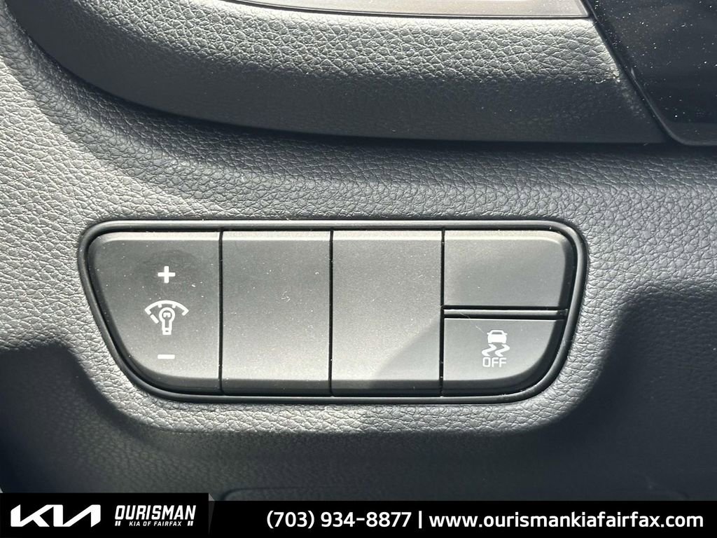 New 2025 Kia Seltos X-Line image 16